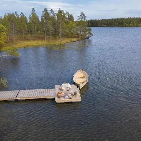 Moekki - The White Blue Wilderness Inari