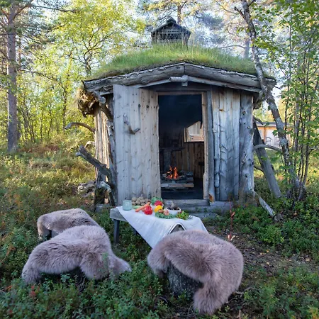 Moekki - The White Blue Wilderness * Inari